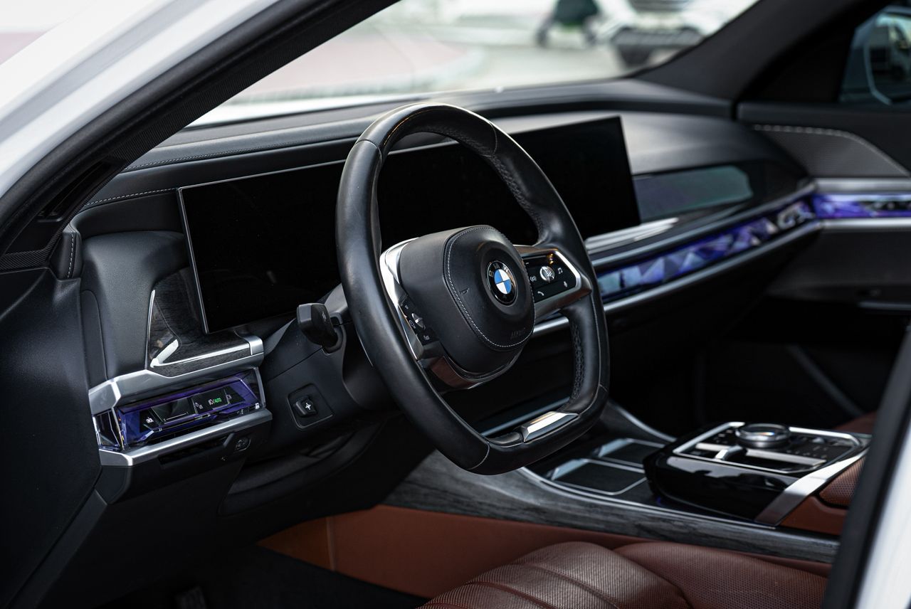بي إم دبليو 740i 2024 - صورة 2